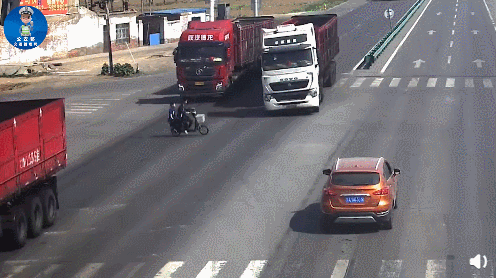 145818m8dv1dm433t28mjw.gif