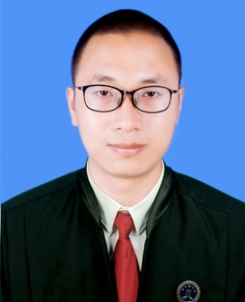 何羽鸿证件照.jpg