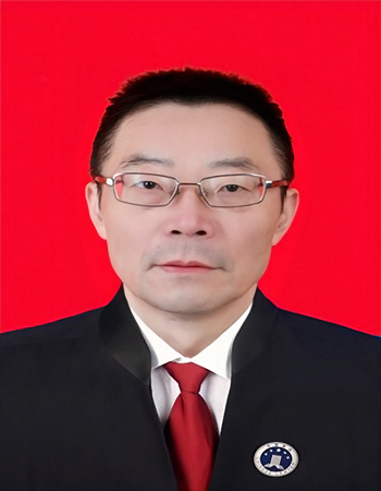 雷学俊证件照 新(1).png