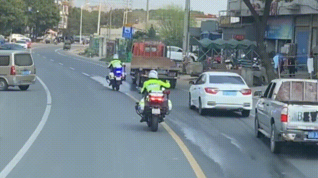 151356xteg2eih9nykqcz2.gif