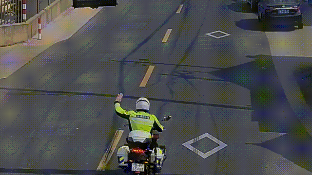 151357ghz4la3hhgc380i9.gif