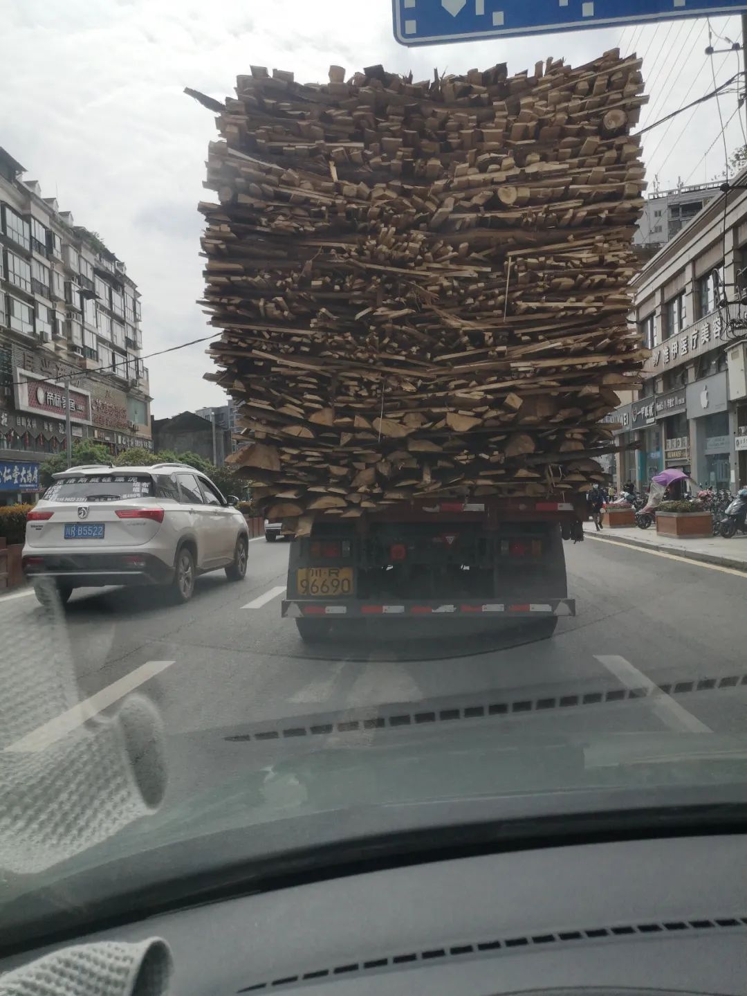 154647lnq0car5eeqnfqfv.jpeg