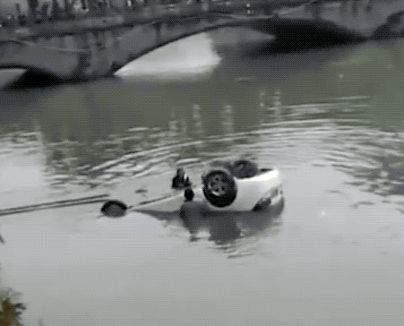 082652iqtff15xcdqctqxr.gif