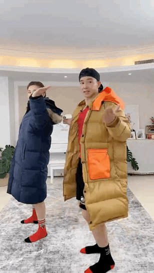 151908g7hjh727mt2in4kt.gif